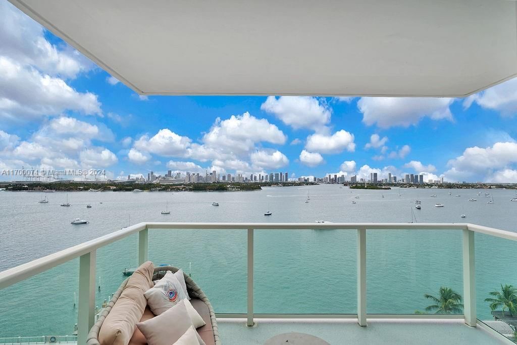 Real estate property located at 1000 West Ave #1014, Miami-dade, Mirador 1000 Condo, Miami Beach, FL