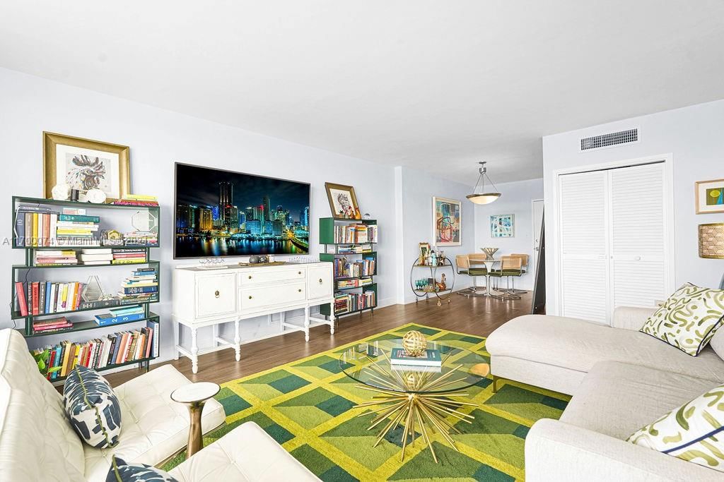 Real estate property located at 1000 West Ave #1014, Miami-dade, Mirador 1000 Condo, Miami Beach, FL