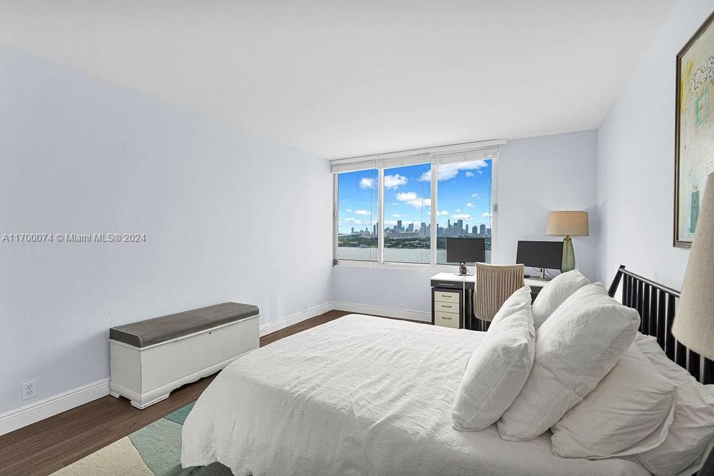 Real estate property located at 1000 West Ave #1014, Miami-dade, Mirador 1000 Condo, Miami Beach, FL