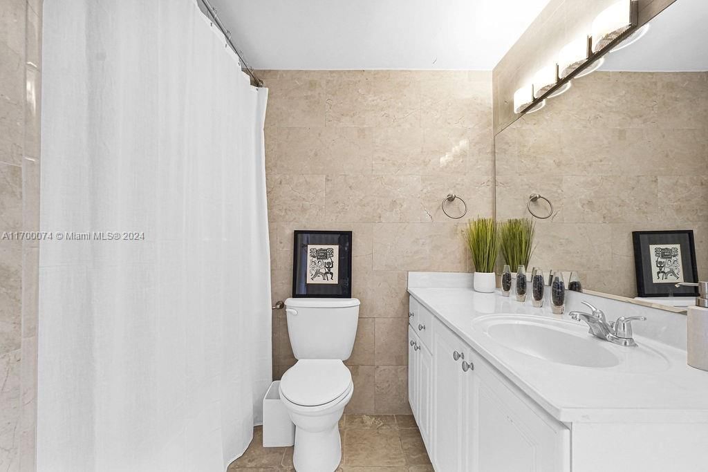 Real estate property located at 1000 West Ave #1014, Miami-dade, Mirador 1000 Condo, Miami Beach, FL
