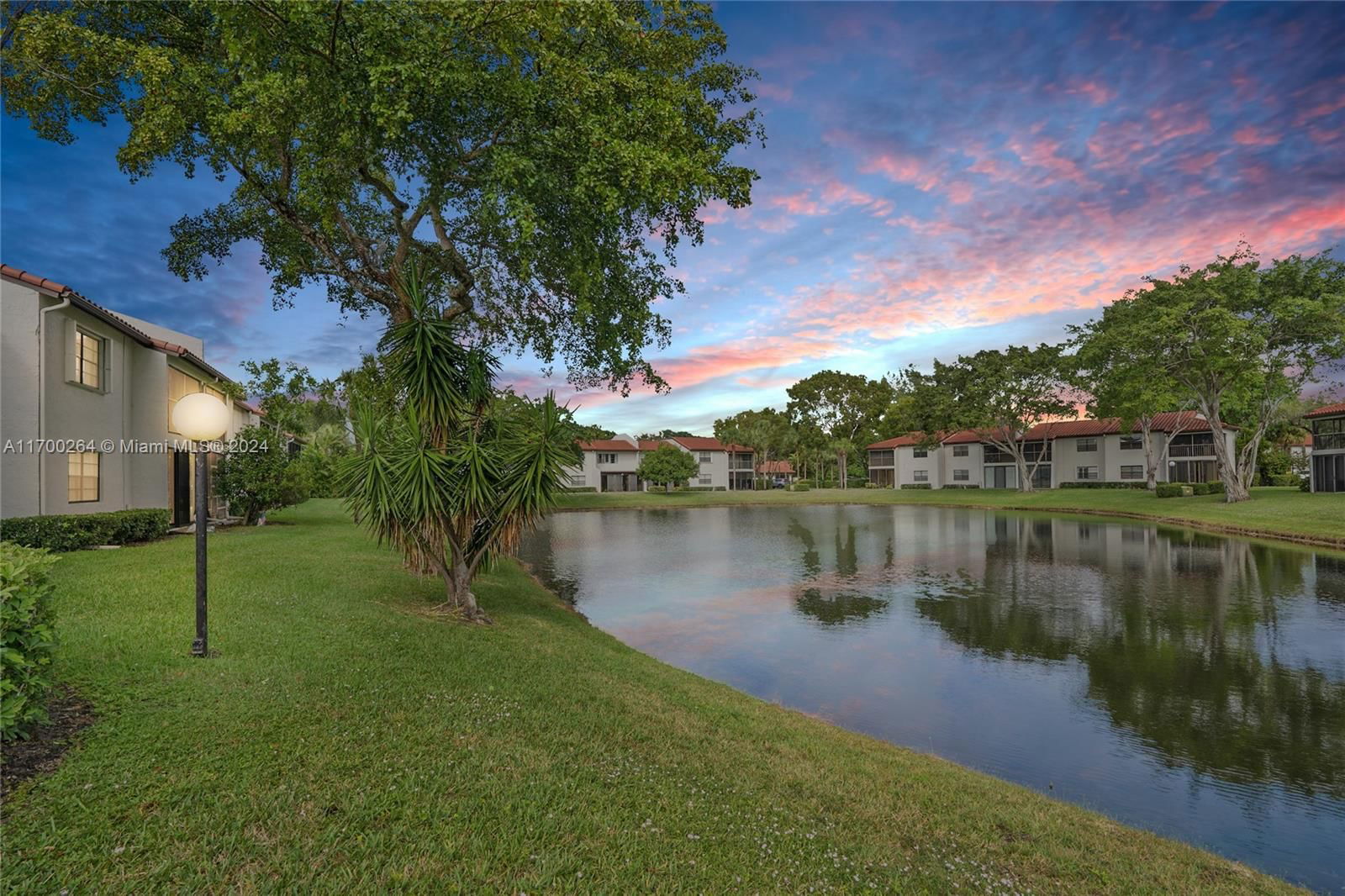 Real estate property located at 21364 Cypress Hammock Dr #1H, Palm Beach, CYPRESSES OF BOCA LAGO CO, Boca Raton, FL