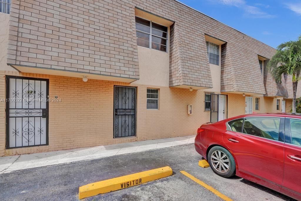 Real estate property located at 10904 2nd St #12R, Miami-Dade, VILLAS TOWNHOUSES OF SWEET, Sweetwater, FL