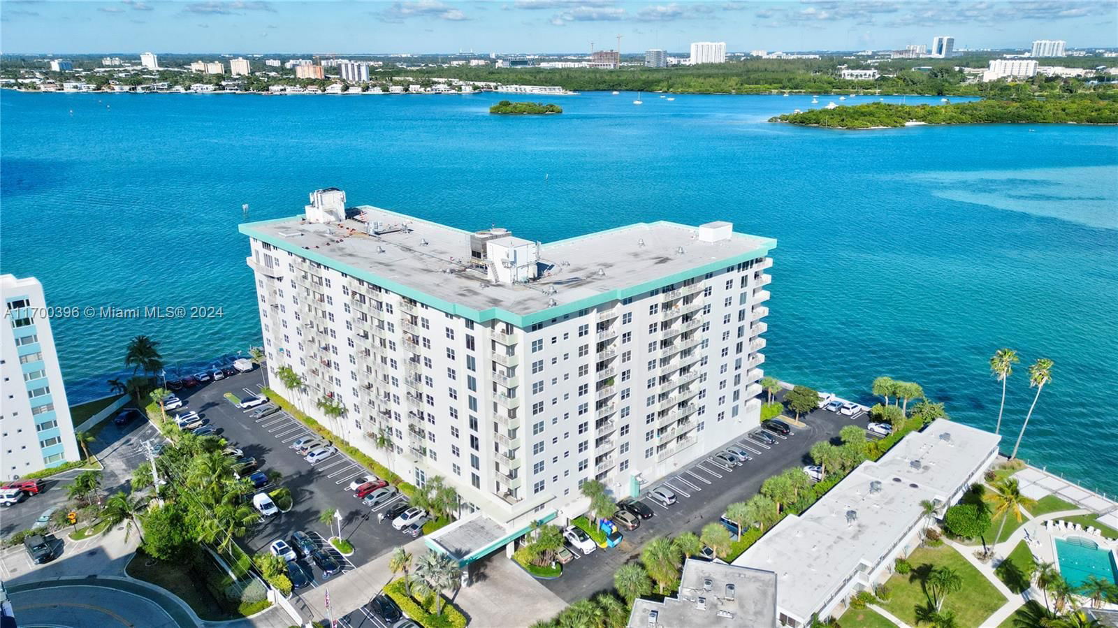 Real estate property located at 10350 Bay Harbor Dr #4T, Miami-Dade, ISLAND POINTE CONDO, Bay Harbor Islands, FL