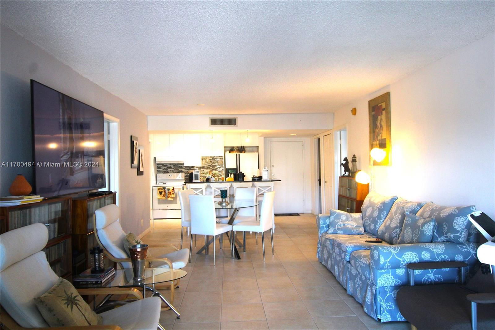 Real estate property located at 303 Racquet Club Rd #306, Broward, Building Five Of Racquet, Weston, FL