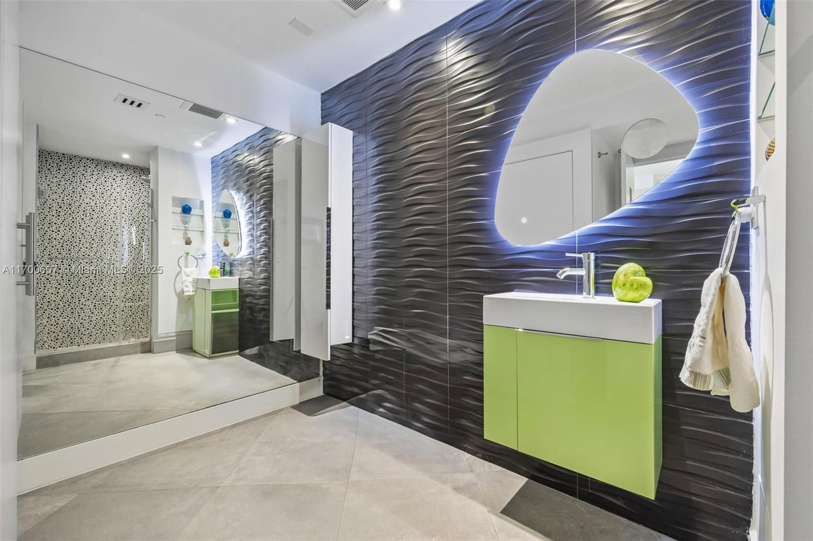 Real estate property located at 16425 Collins Ave OS15A, Miami-dade, Oceania I Condo, Sunny Isles Beach, FL