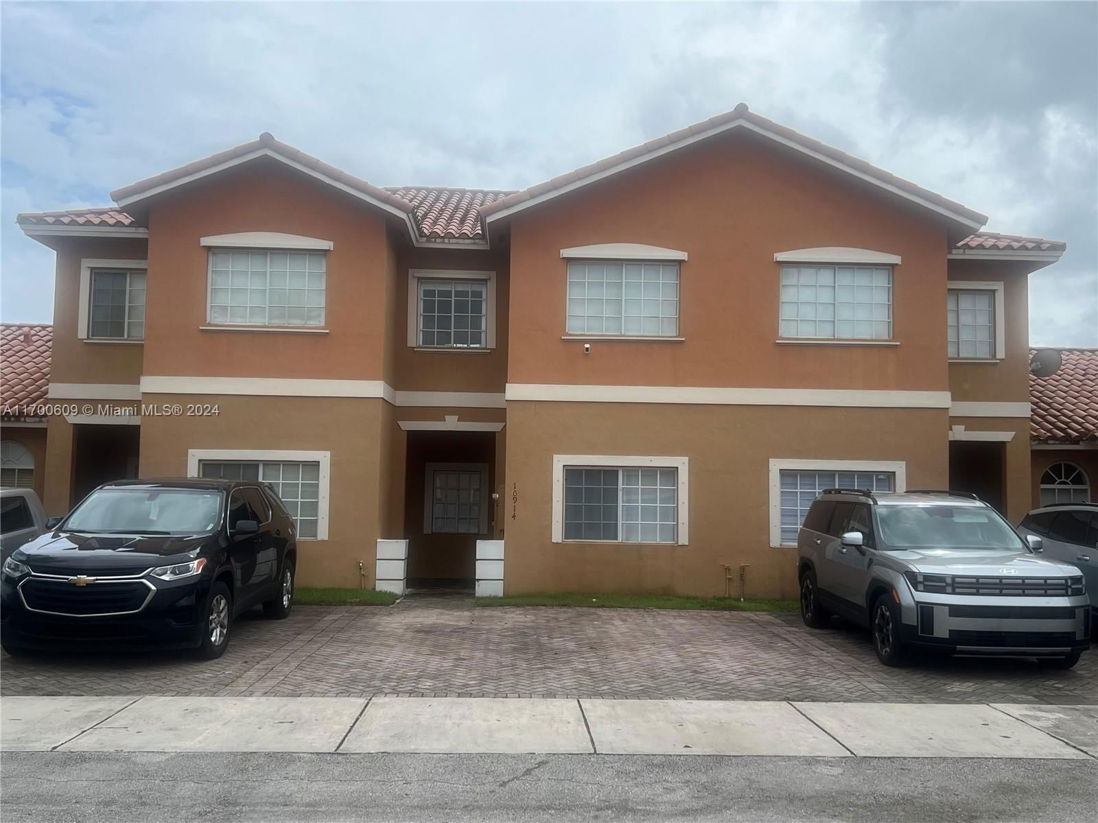 Real estate property located at 10914 181st Ter, Miami-Dade, EUREKA PALM GARDEN, Miami, FL