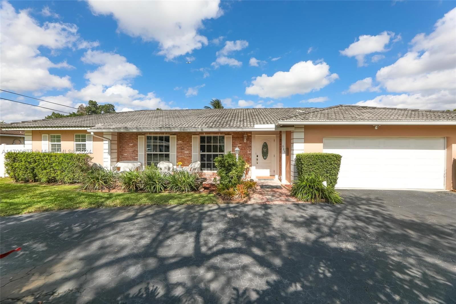 Real estate property located at 6851 6th Ct, Broward, PLANTATION GARDENS SEC 5, Plantation, FL