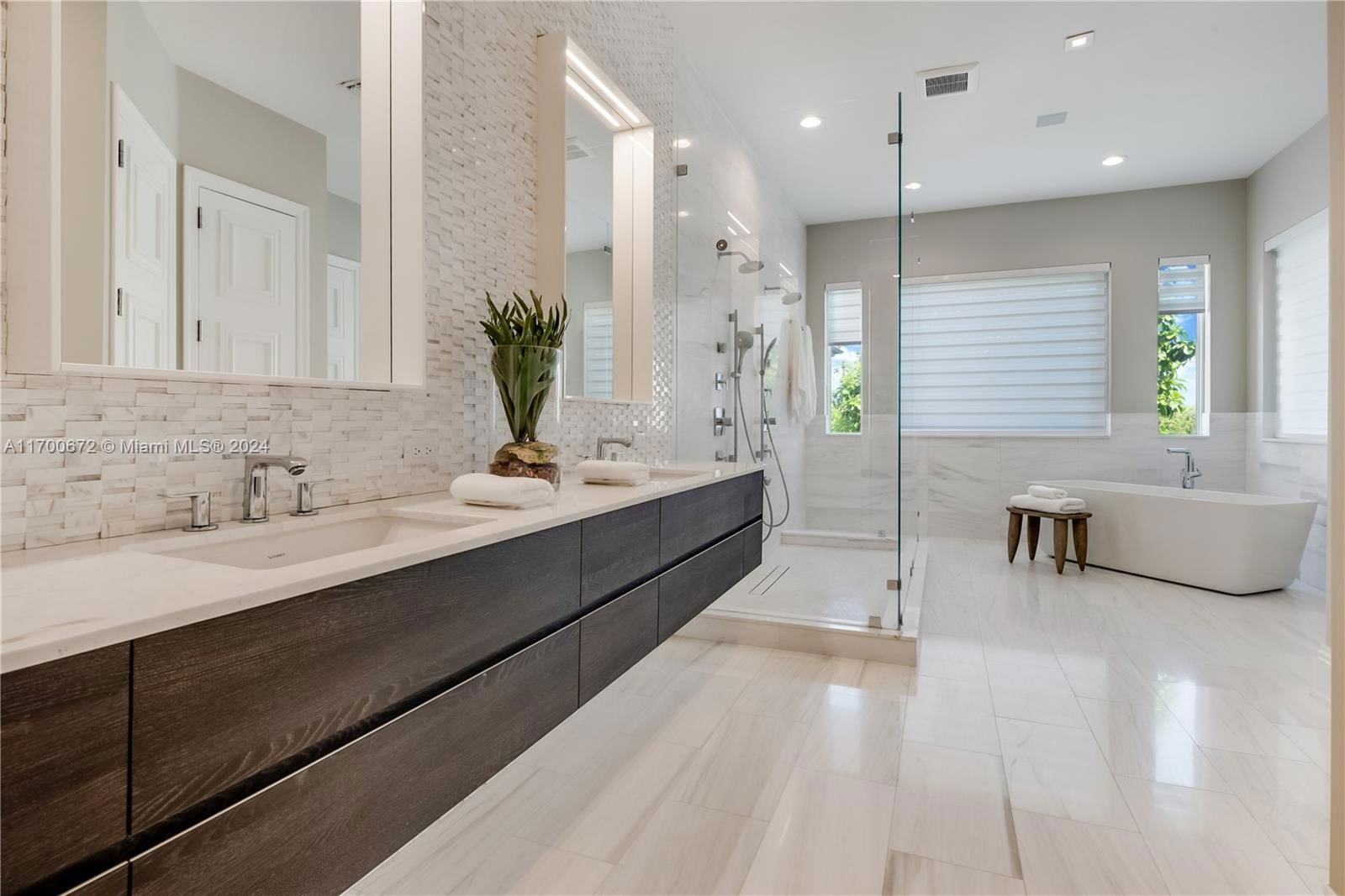 Real estate property located at 13693 Deering Bay Dr, Miami-dade, Deering Bay Estates, Coral Gables, FL