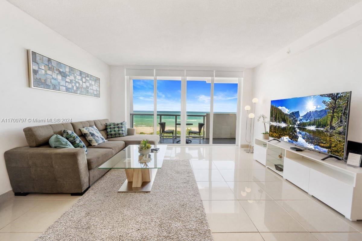 Real estate property located at 5601 Collins Ave #511, Miami-Dade, THE PAVILION CONDO, Miami Beach, FL