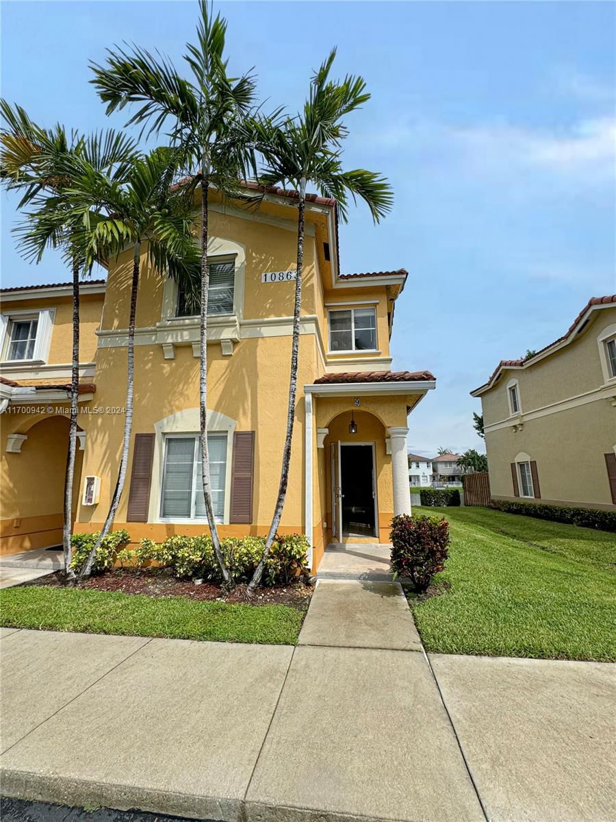 Real estate property located at 10863 83rd St #9-3, Miami-Dade, LEEWARD AT ISLANDS AT DOR, Doral, FL