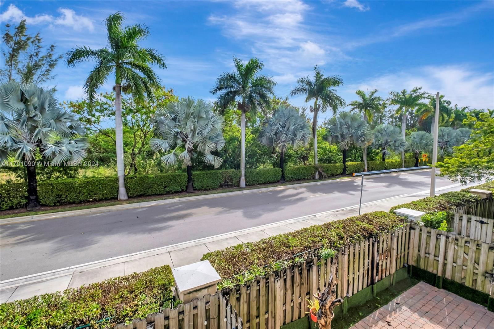 Real estate property located at 8900 97th Ave #208, Miami-dade, St Maarten At Grand Bay, Doral, FL