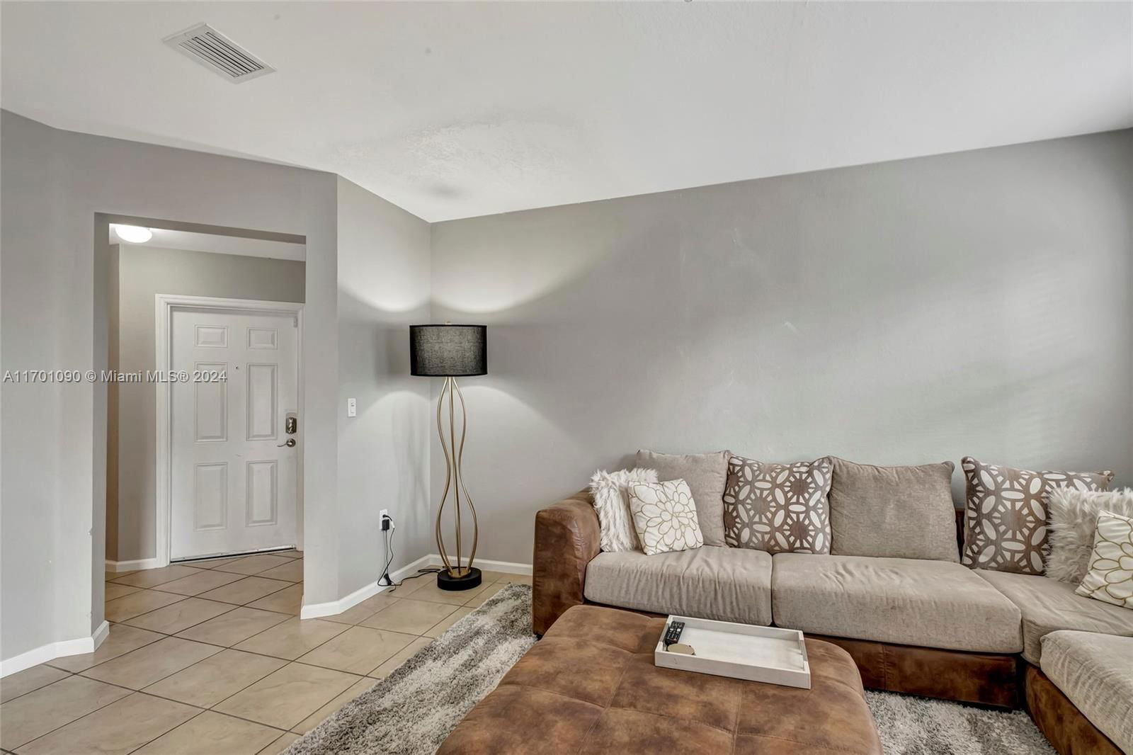 Real estate property located at 8900 97th Ave #208, Miami-dade, St Maarten At Grand Bay, Doral, FL