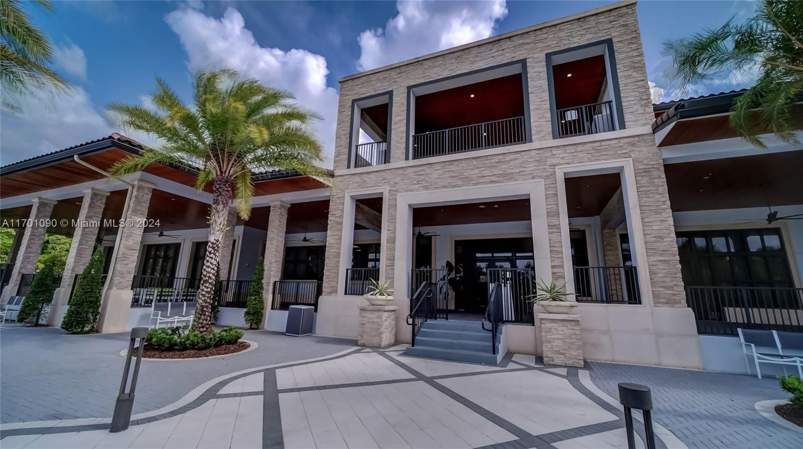 Real estate property located at 8900 97th Ave #208, Miami-dade, St Maarten At Grand Bay, Doral, FL