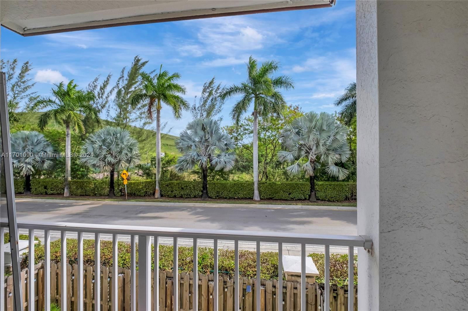 Real estate property located at 8900 97th Ave #208, Miami-dade, St Maarten At Grand Bay, Doral, FL