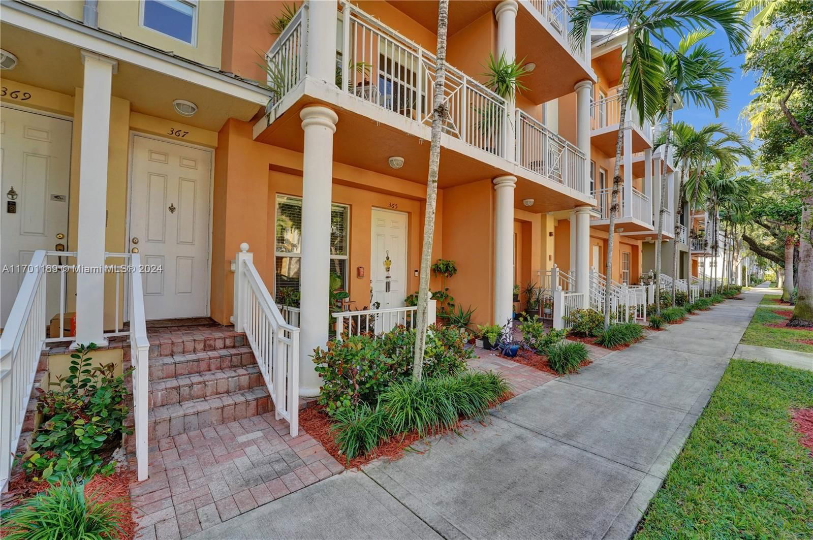 Real estate property located at 367 13th Ter #367, Broward, VILLAGE AT SAILBOAT BEND, Fort Lauderdale, FL