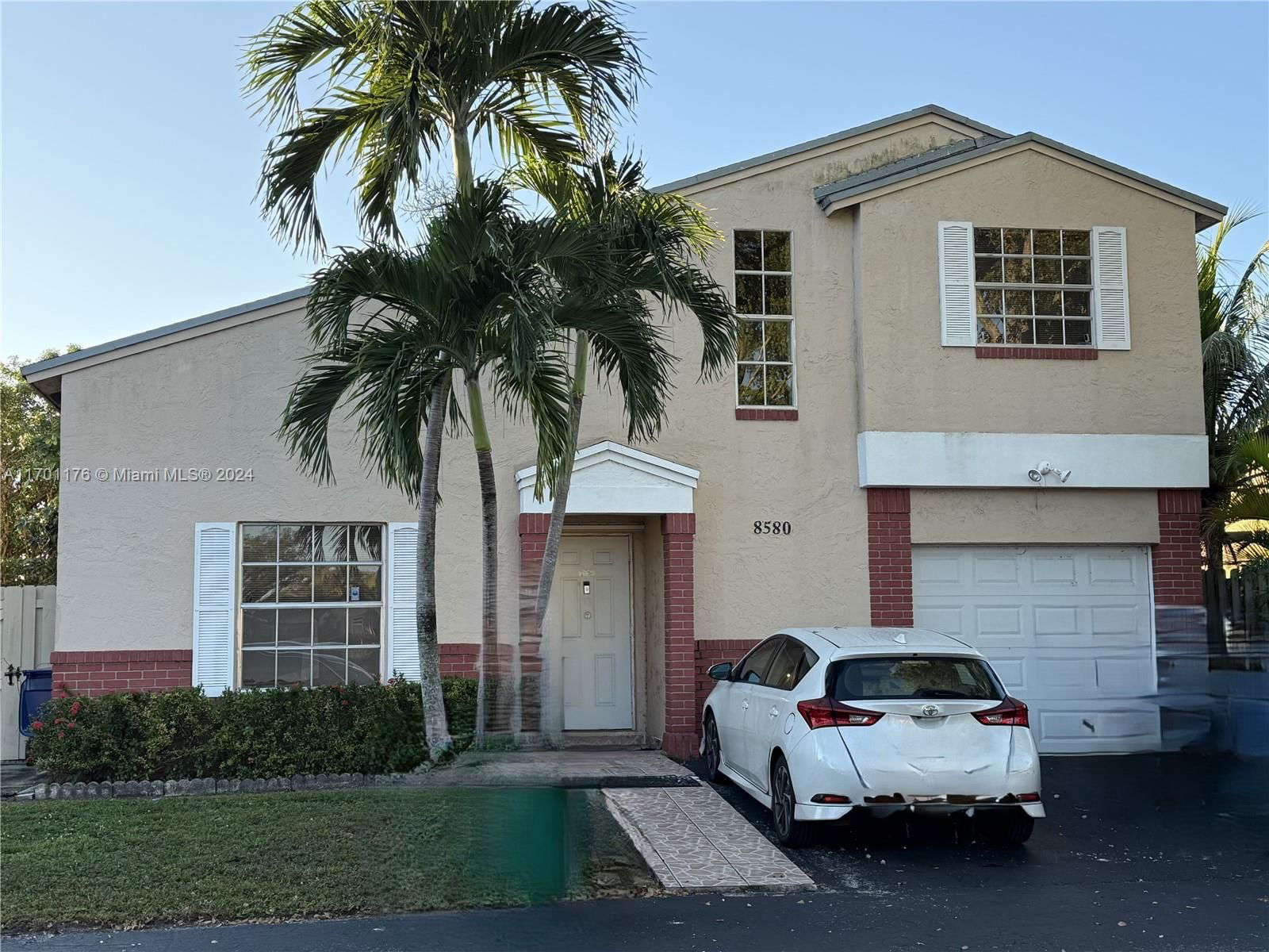 Real estate property located at 8580 193rd Ln, Miami-Dade, WESTBROOKE AT AVALON SEC, Hialeah, FL