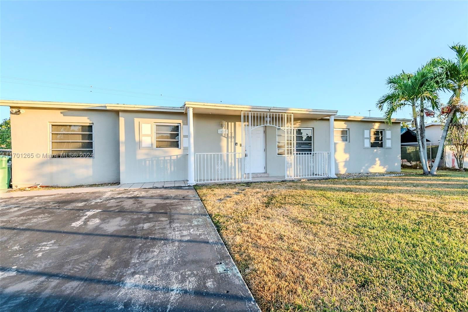 Real estate property located at 14281 285th St, Miami-Dade, PLEASURE VLG SEC 2, Homestead, FL