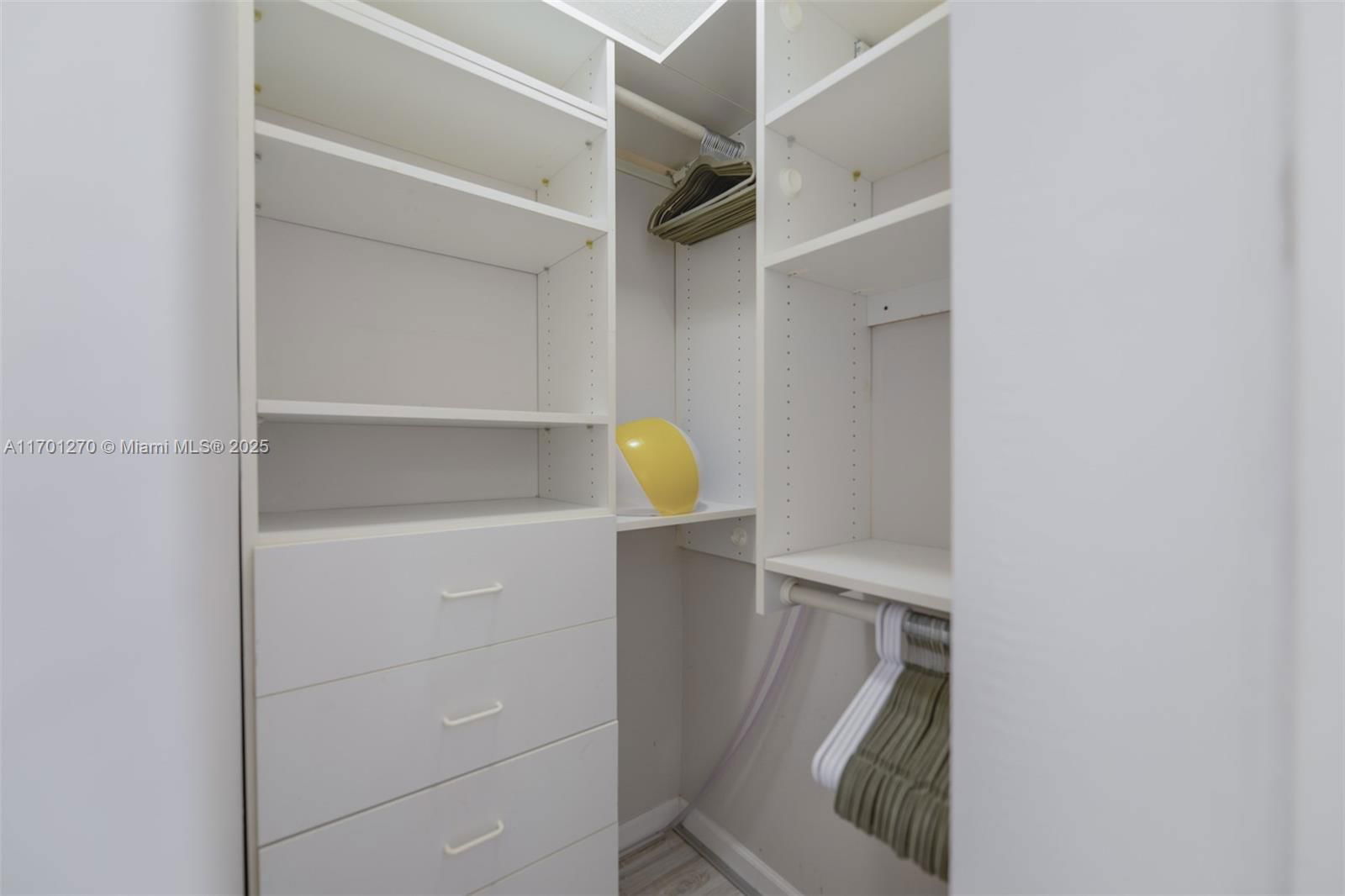 Real estate property located at 20379 Country Club Dr #2435, Miami-dade, Coronado Condo- Tower Ii, Aventura, FL