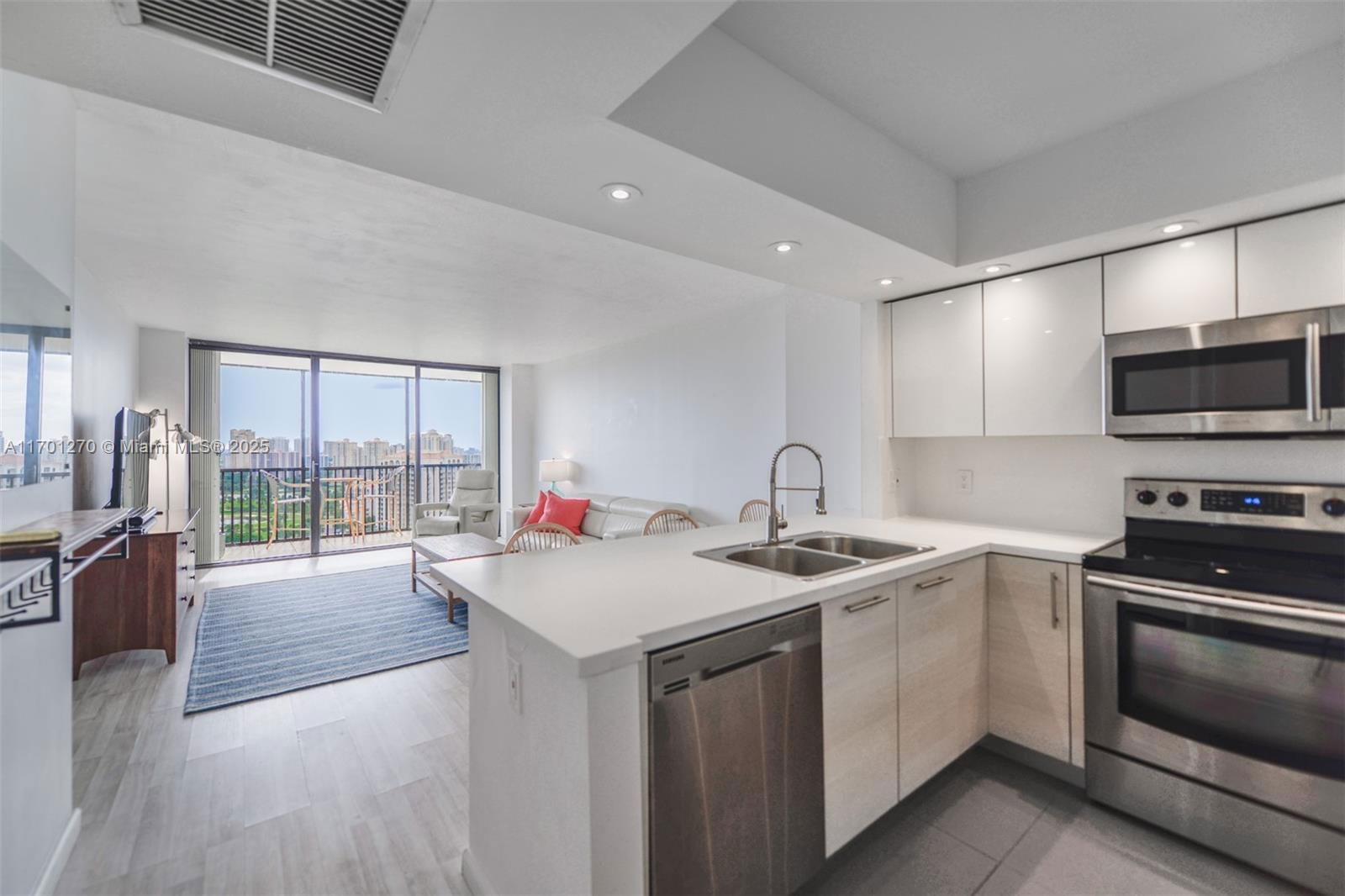 Real estate property located at 20379 Country Club Dr #2435, Miami-dade, Coronado Condo- Tower Ii, Aventura, FL