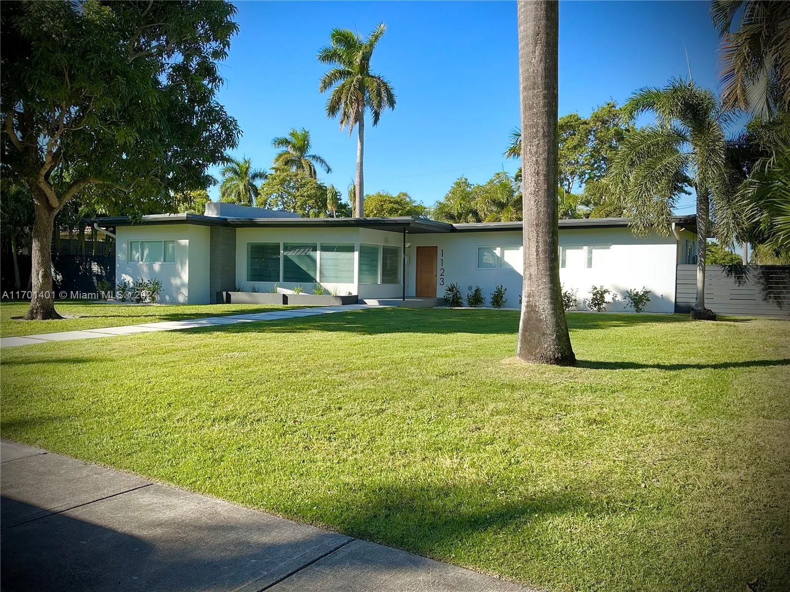 Real estate property located at 1123 Polk St, Broward, HOLLYWOOD LAKES SECTION, Hollywood, FL