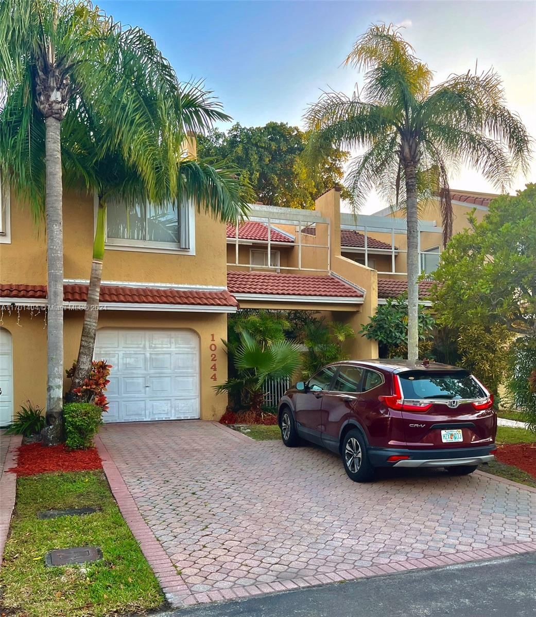 Real estate property located at 10244 51st Ter, Miami-Dade, DORAL COVE, Doral, FL