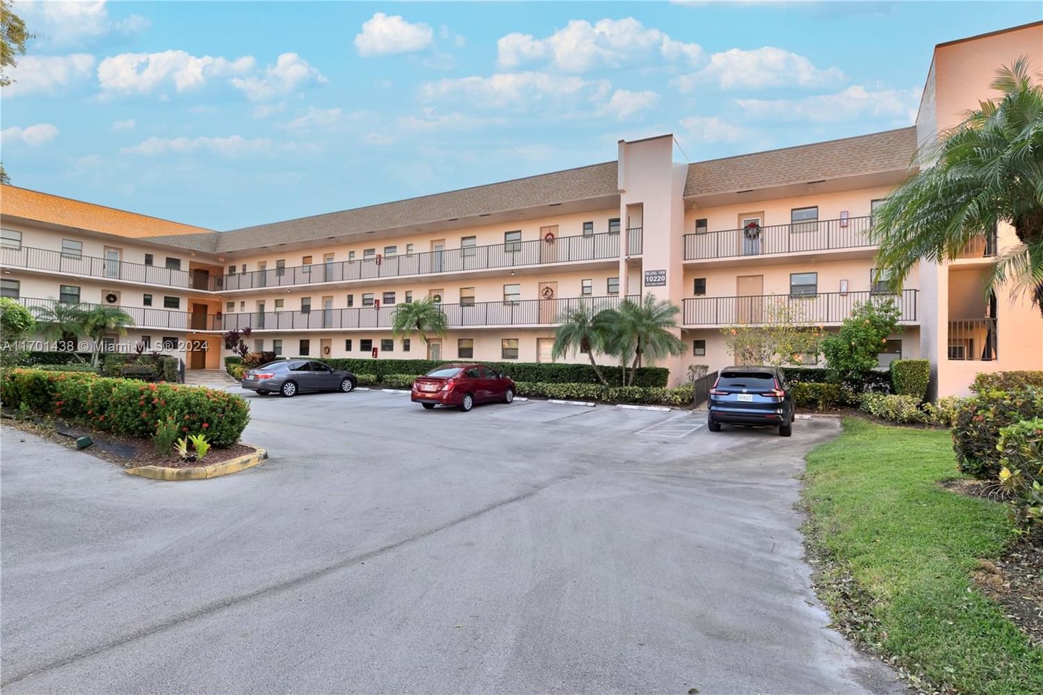 Real estate property located at 10220 30th Ct #203, Broward, SUNRISE LAKES 169 CONDO, Sunrise, FL