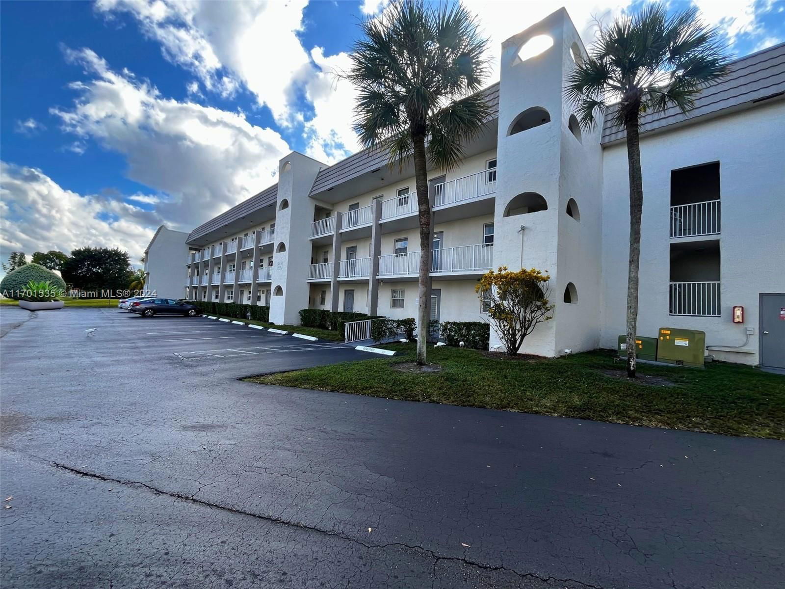 Real estate property located at 8135 Sunrise Lakes Blvd #105, Broward, SUNRISE LAKES 37 CONDO, Sunrise, FL