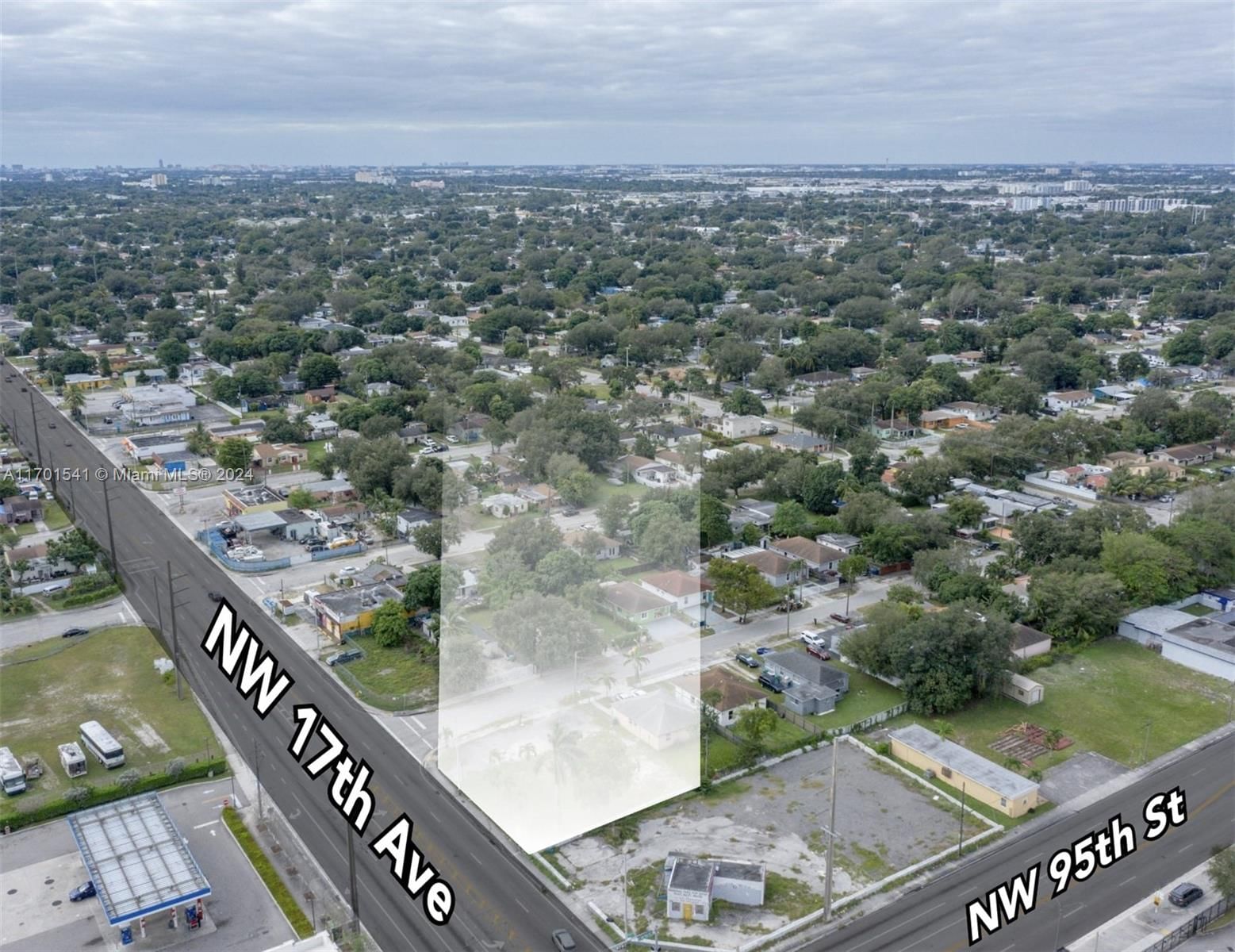 Real estate property located at 9400 17th Ave, Miami-Dade, CLEAR VIEW PARK, Miami, FL