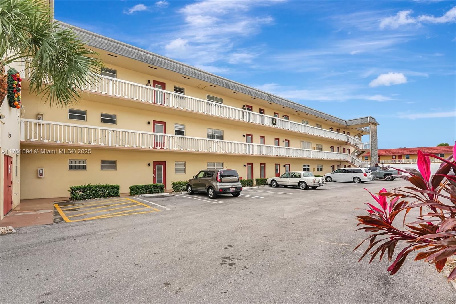 Real estate property located at 4451 16th St K204, Broward, Kenwood Hall Condo, Lauderhill, FL