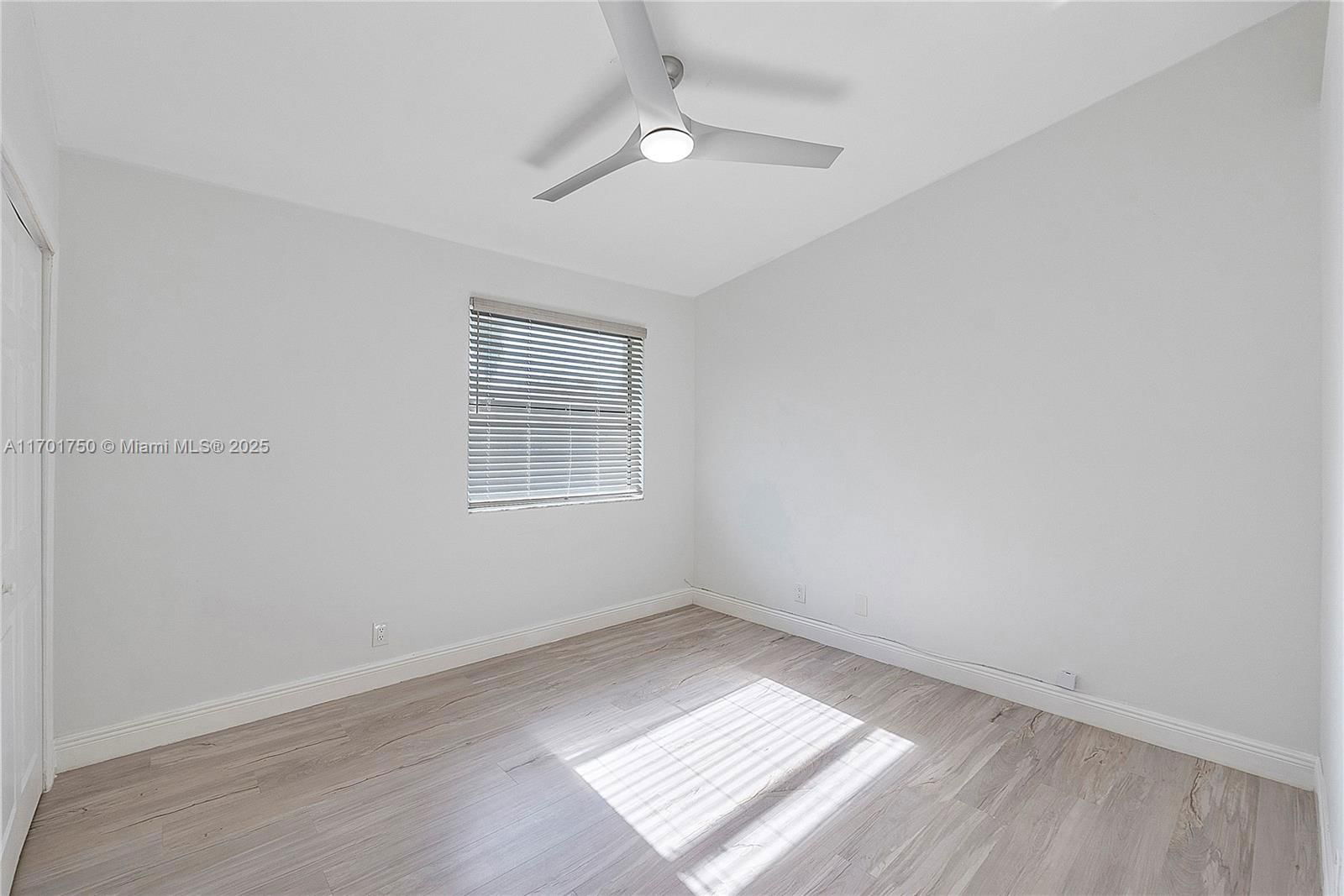Real estate property located at 9767 Riverside Dr #72-2, Broward, Oakwood On The Green Cond, Coral Springs, FL