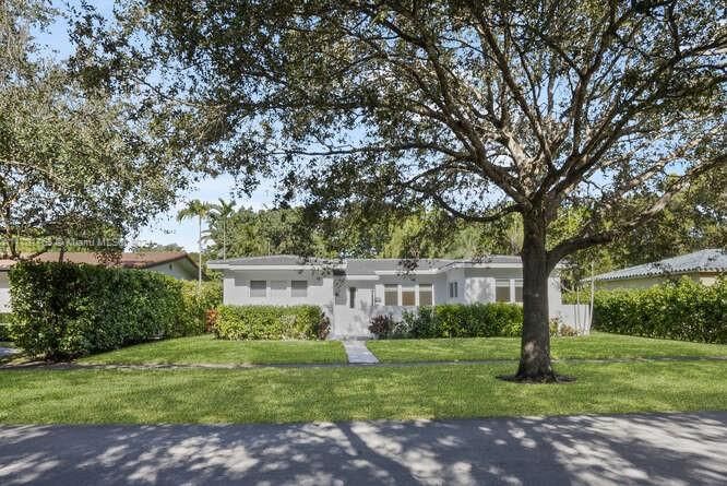 Real estate property located at 2830 De Soto Blvd, Miami-Dade, CORAL GABLE COUNTRY CLUB, Coral Gables, FL