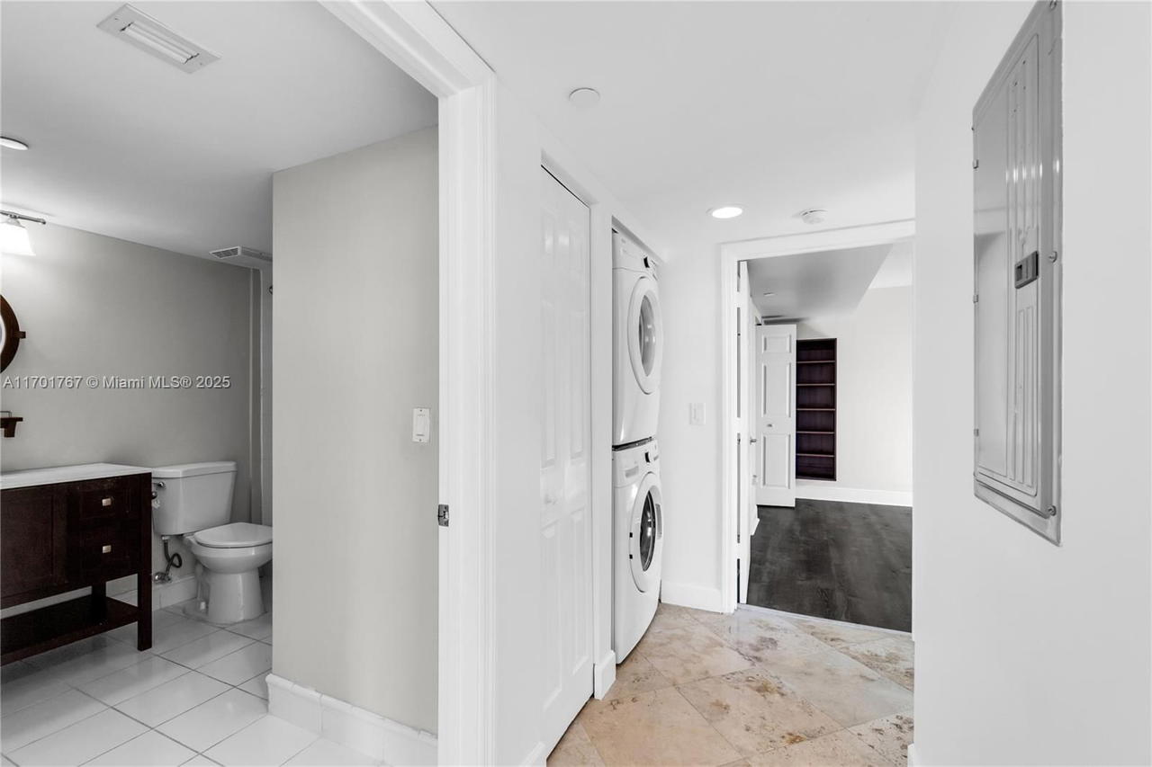 Real estate property located at 3000 Coral Way #1502, Miami-dade, The Aston Condo, Miami, FL