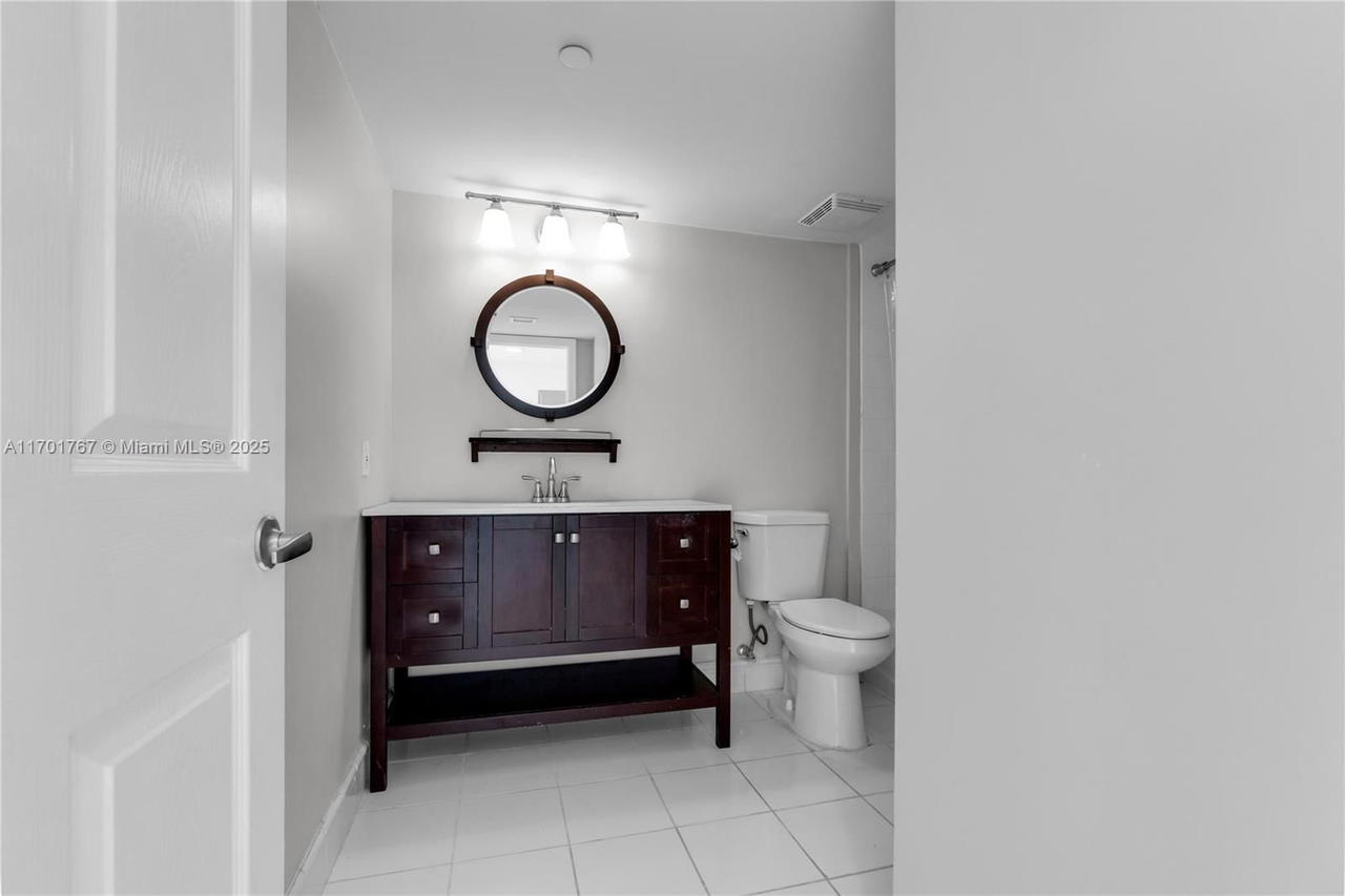 Real estate property located at 3000 Coral Way #1502, Miami-dade, The Aston Condo, Miami, FL