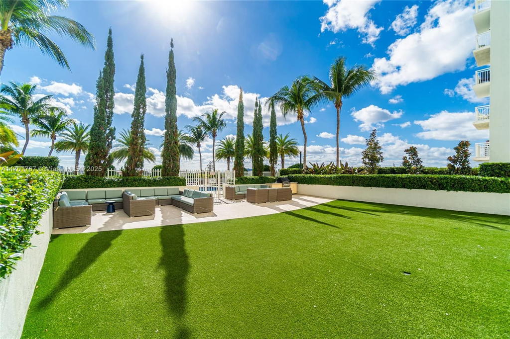 Real estate property located at 3000 Coral Way #1502, Miami-dade, The Aston Condo, Miami, FL