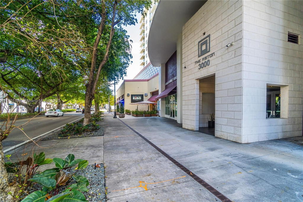 Real estate property located at 3000 Coral Way #1502, Miami-dade, The Aston Condo, Miami, FL