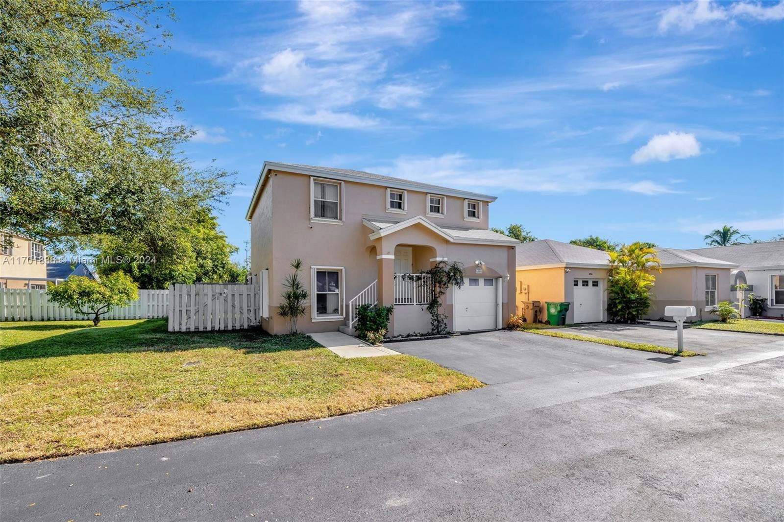 Real estate property located at 4200 72nd Way, Broward, Apple Creek, Davie, FL