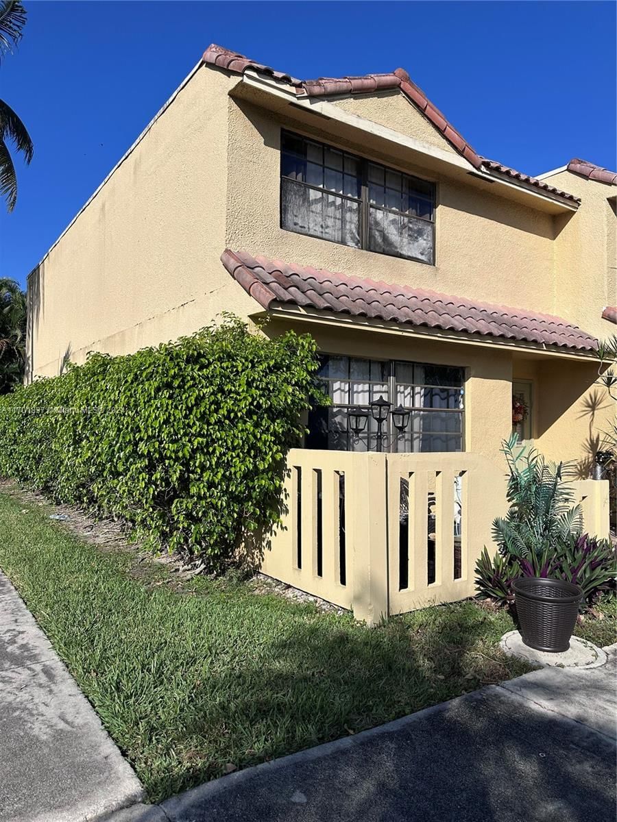 Real estate property located at 3917 94th Ave, Broward, WELLEBY UNIT SIX, Sunrise, FL