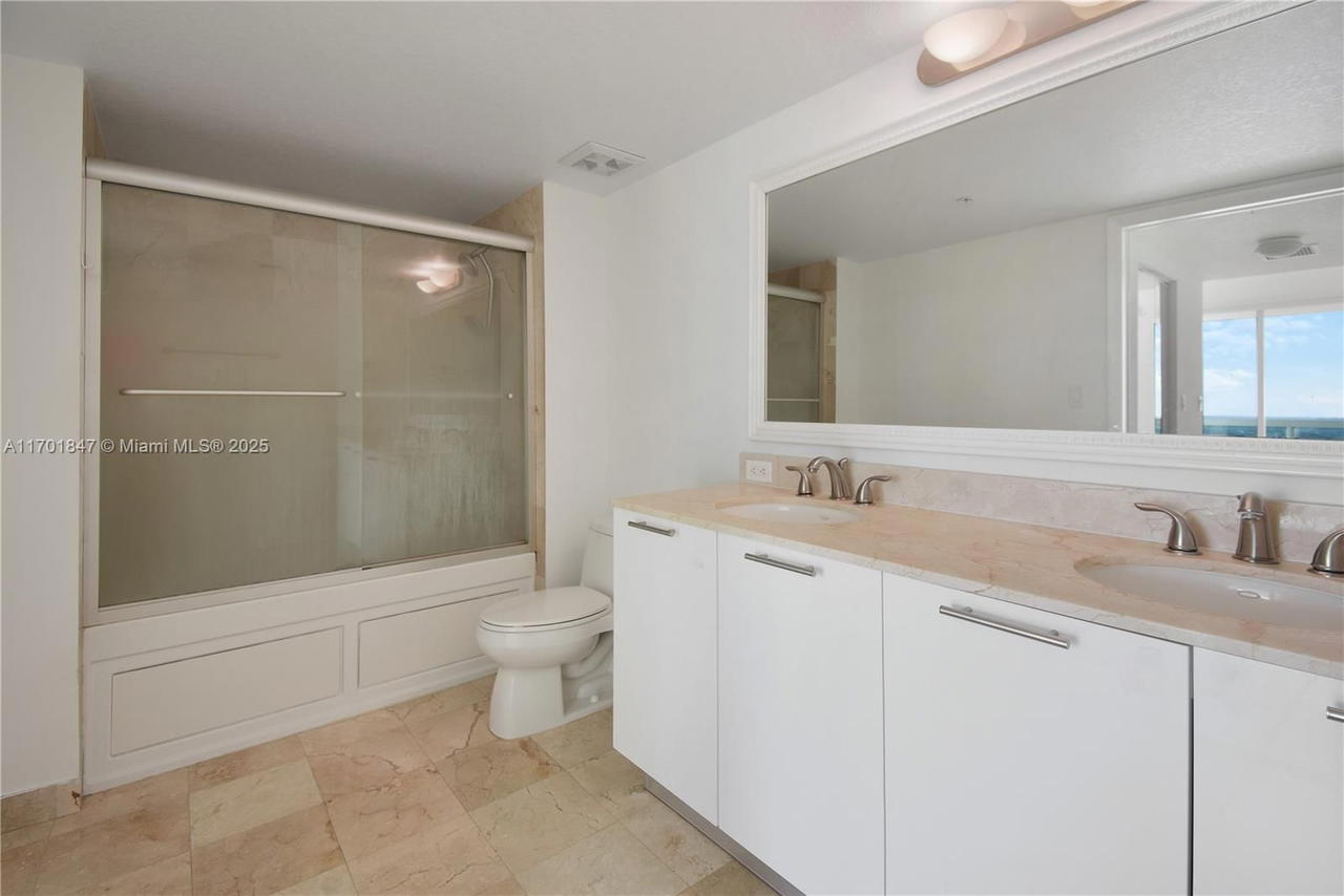 Real estate property located at 1800 Bayshore Dr #3510, Miami-dade, 1800 Club Condo, Miami, FL