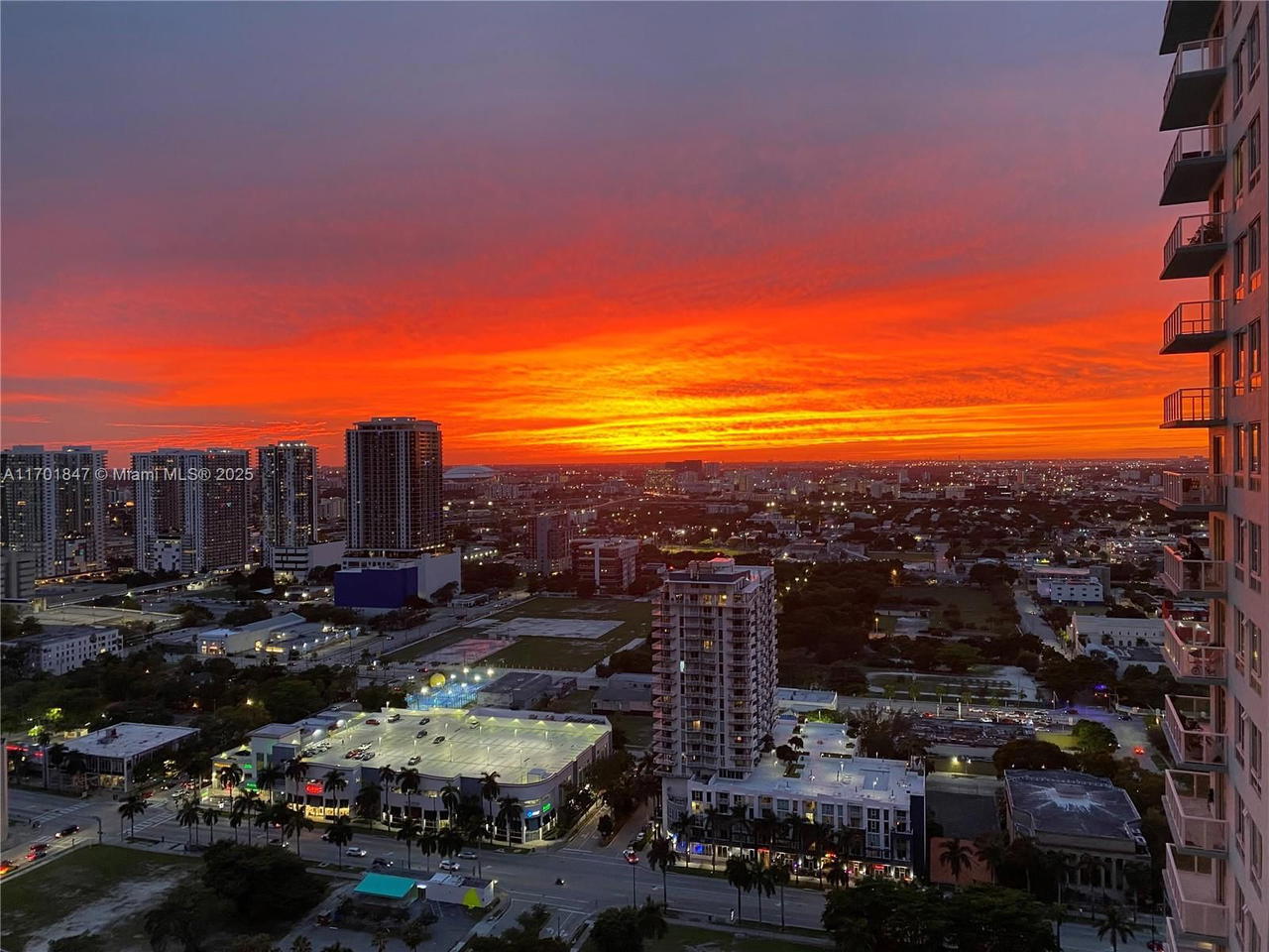 Real estate property located at 1800 Bayshore Dr #3510, Miami-dade, 1800 Club Condo, Miami, FL