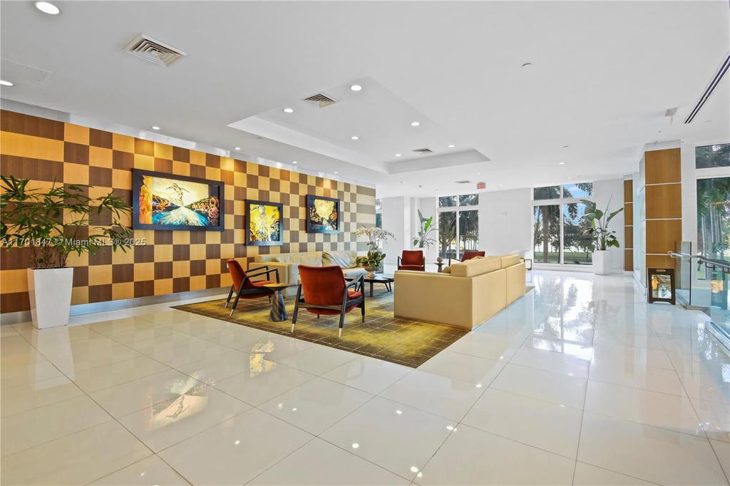 Real estate property located at 1800 Bayshore Dr #3510, Miami-dade, 1800 Club Condo, Miami, FL