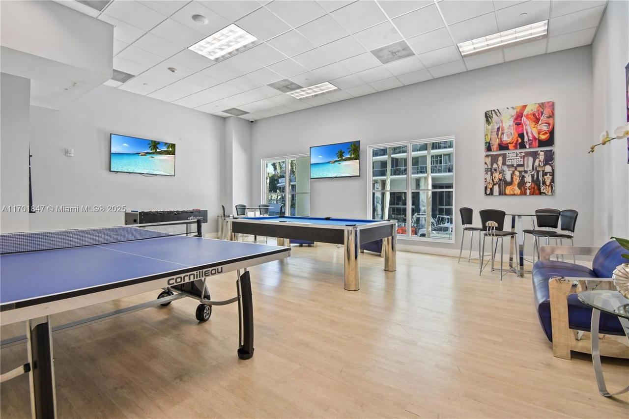 Real estate property located at 1800 Bayshore Dr #3510, Miami-dade, 1800 Club Condo, Miami, FL
