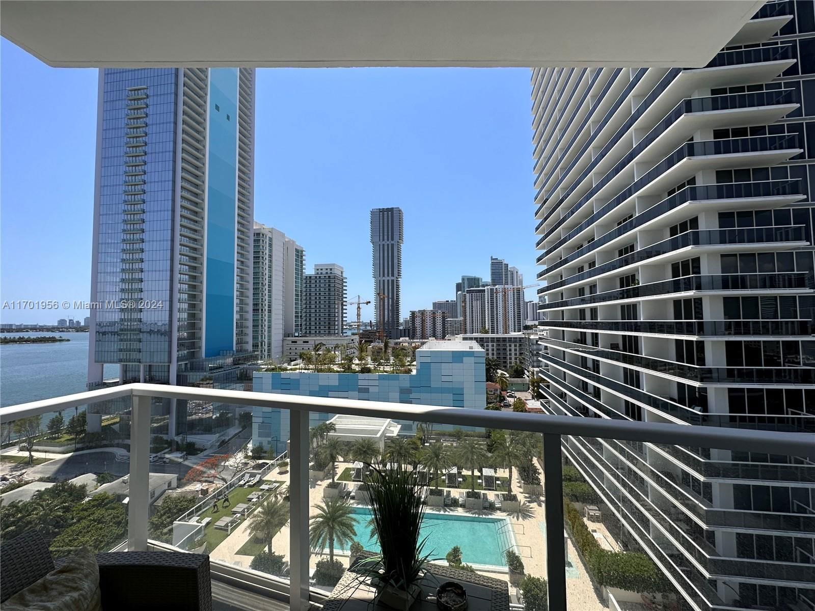 Real estate property located at 601 27th St #1202, Miami-Dade, THE CRIMSON CONDO, Miami, FL