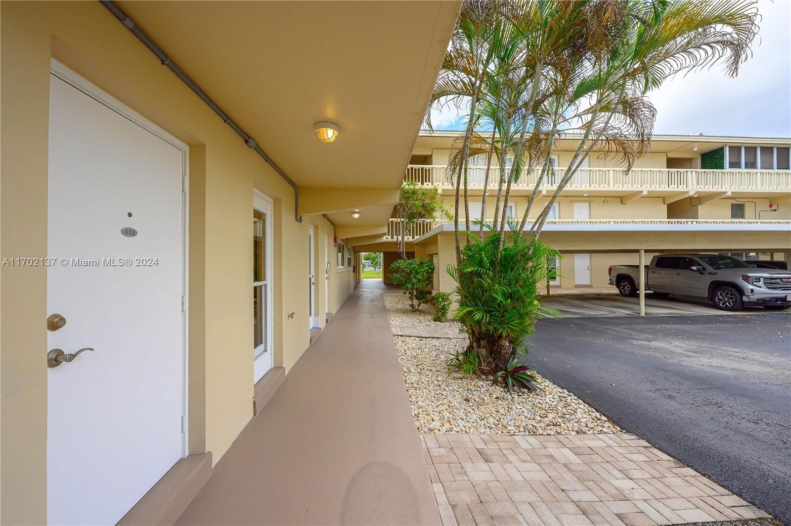 Real estate property located at 1000 12th St #111, Broward, RIO NUEVO B CONDO, Fort Lauderdale, FL