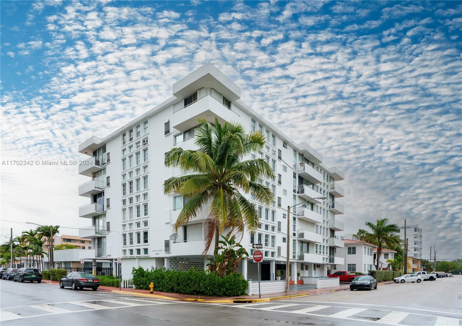 Real estate property located at 8001 Byron Ave #2C, Miami-Dade, BYRON TOWERS CONDO, Miami Beach, FL