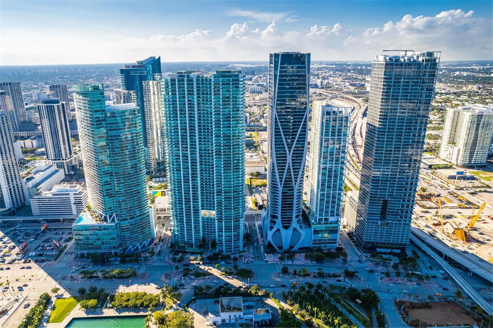 Real estate property located at 900 Biscayne Blvd #5208, Miami-Dade, 900 BISCAYNE BAY CONDO, Miami, FL