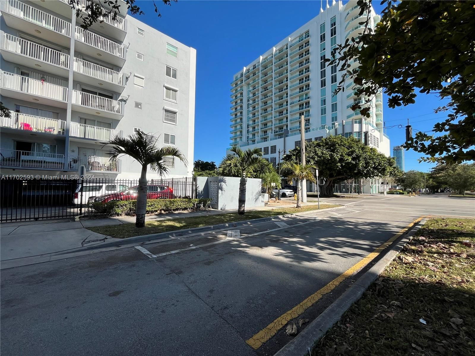 Real estate property located at 2530 3rd Ave #101, Miami-Dade, CORAL WAY MANOR CONDO, Miami, FL