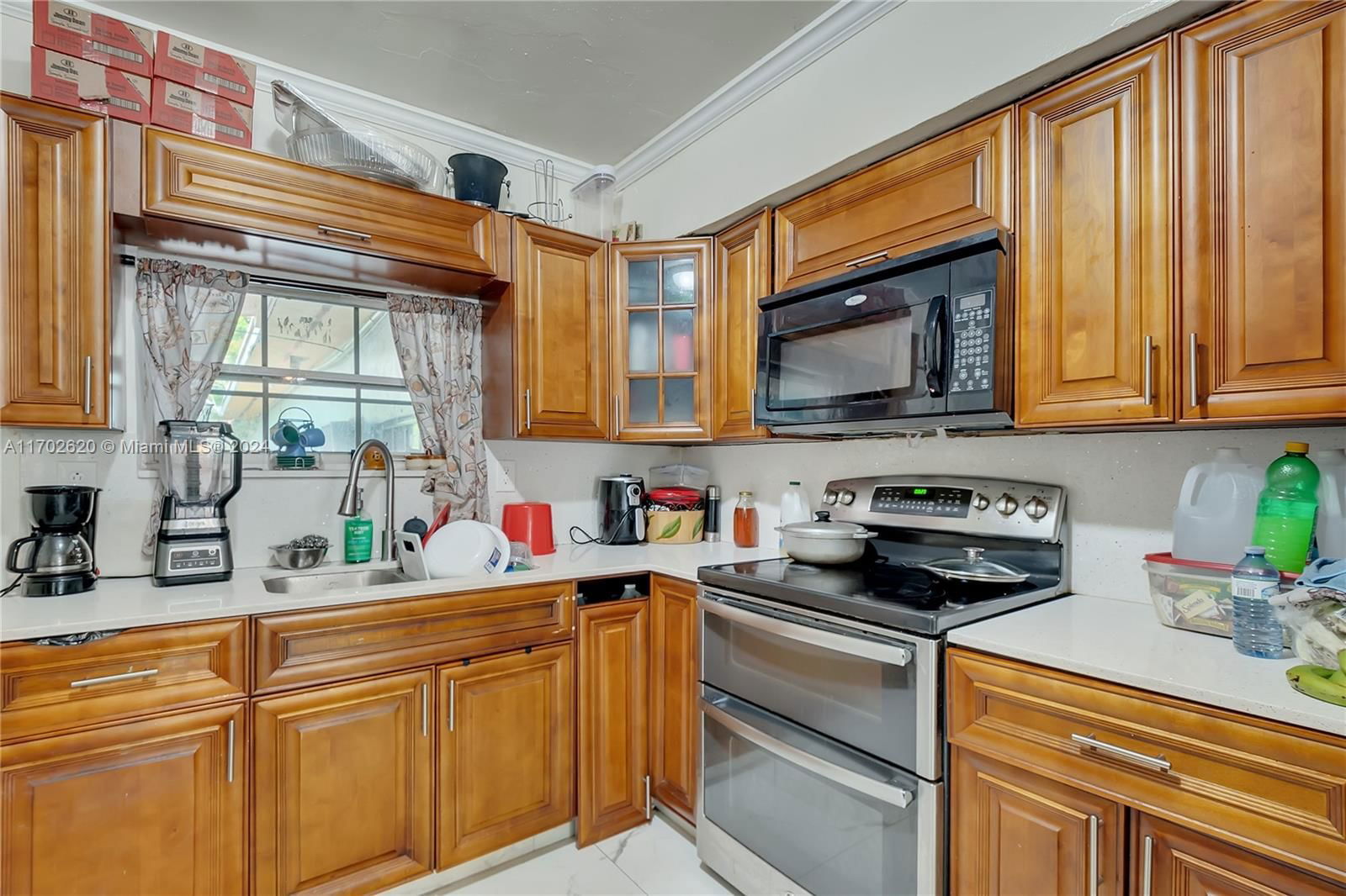 Real estate property located at 2731 100th St, Miami-dade, The Tropics Amd, Miami, FL