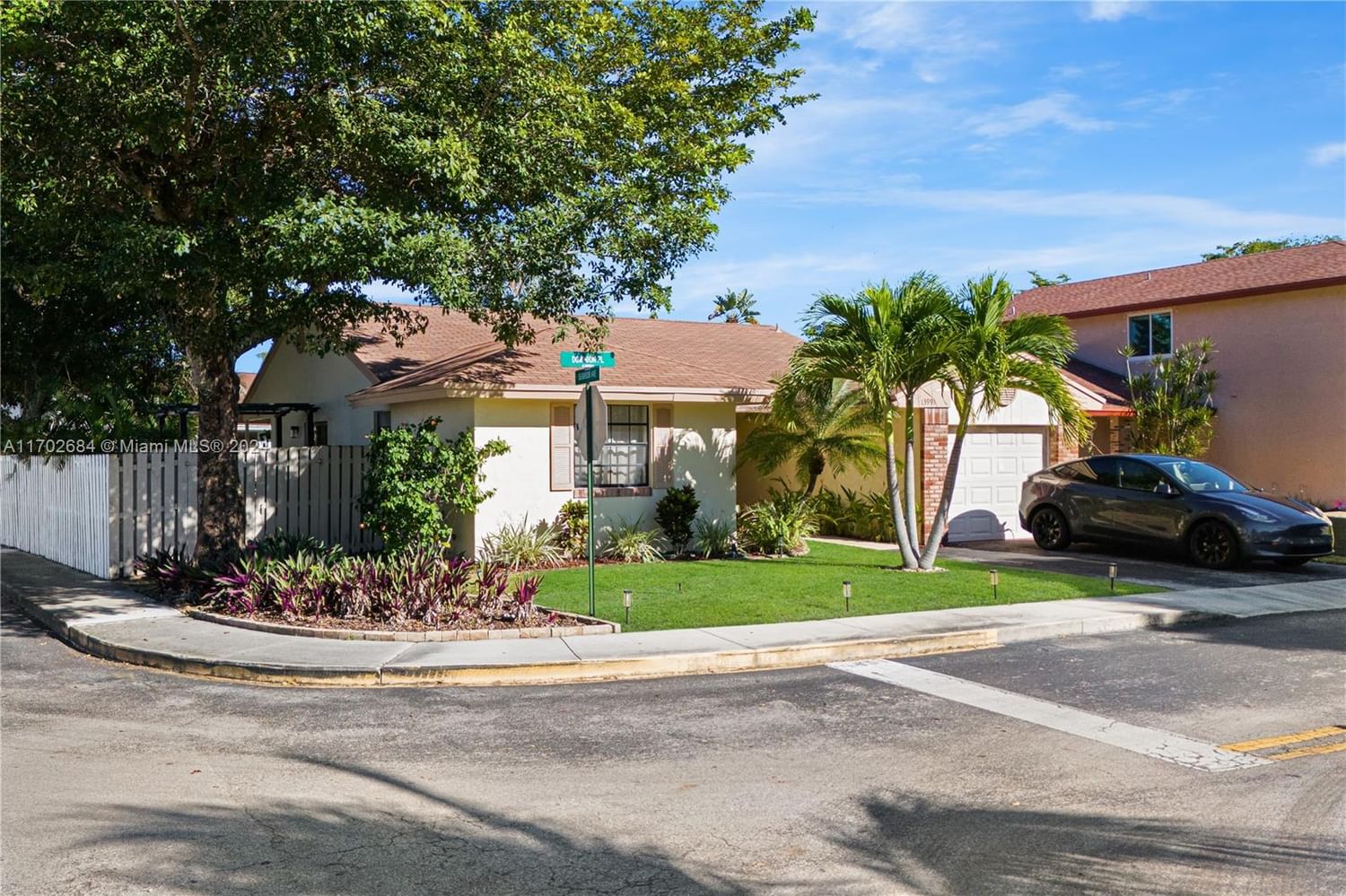 Real estate property located at 13991 Dominion Pl, Broward, REPLAT OF PORTION, Davie, FL