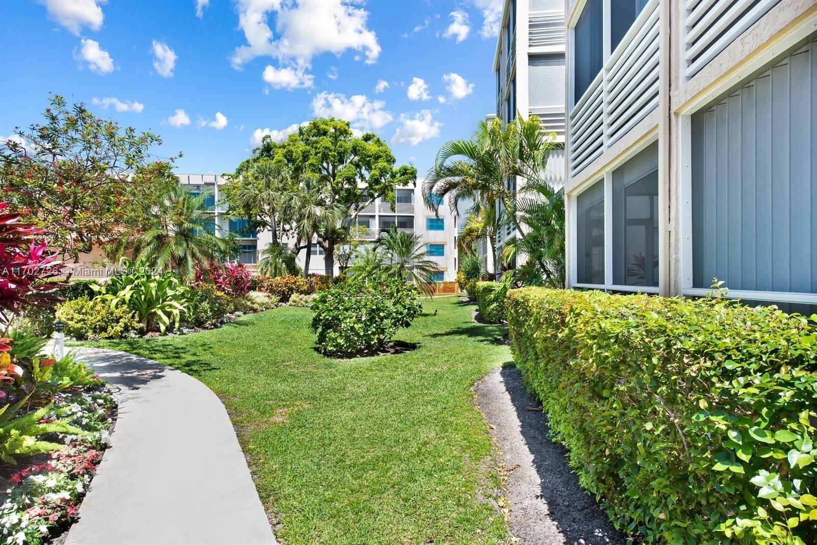 Real estate property located at 1541 Ocean Blvd #212, Broward, GARDENS BY THE SEA SOUTH, Lauderdale By The Sea, FL