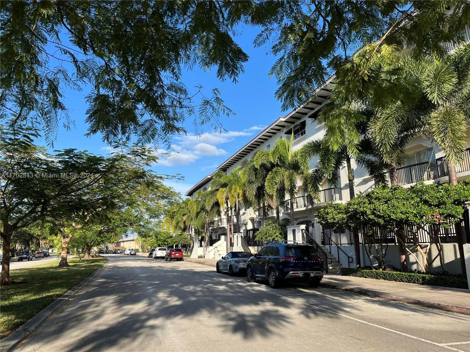 Real estate property located at 50 Alhambra Cir #310, Miami-Dade, VILLA ALHAMBRA CONDO, Coral Gables, FL